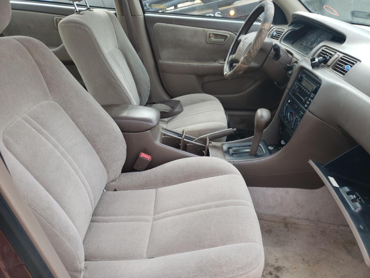 Photo 5 from auction – 2001 TOYOTA CAMRY with VIN 4T1BG22K31U780676