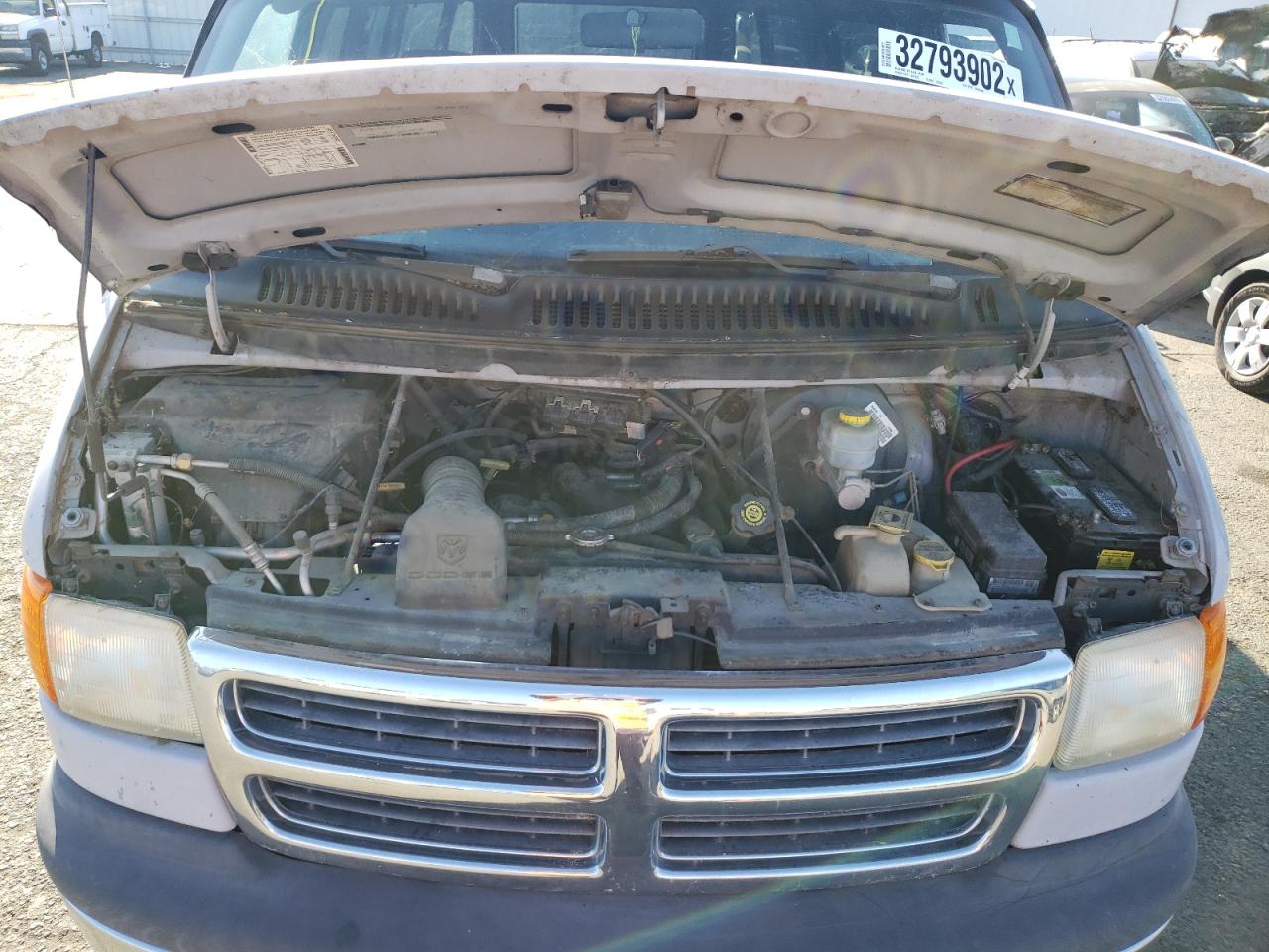 Photo 7 from auction – 1999 DODGE RAM WAGON with VIN 2B5WB35Z0XK543072