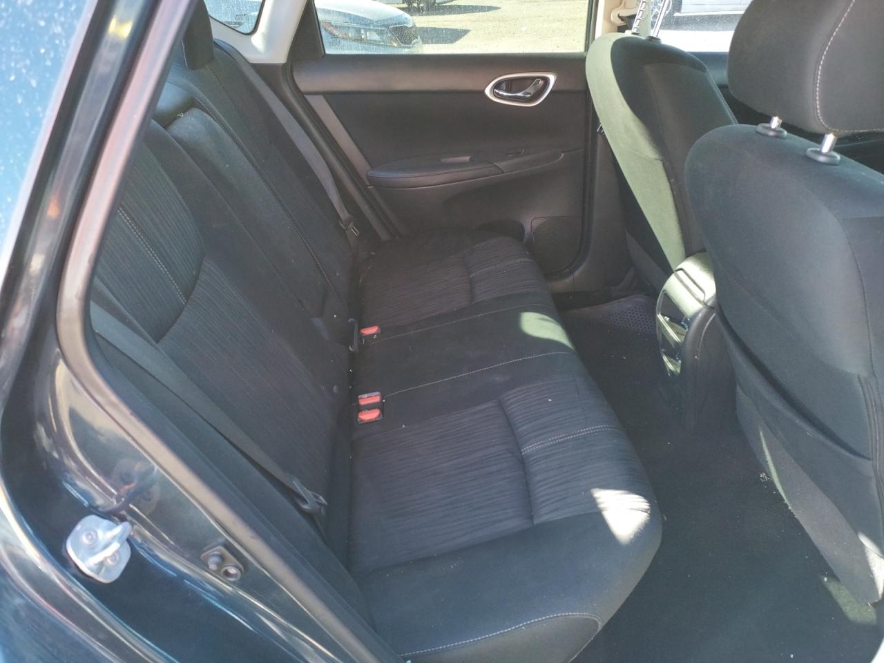 Photo 6 from auction – 2016 NISSAN SENTRA S with VIN 3N1AB7AP8GL653176