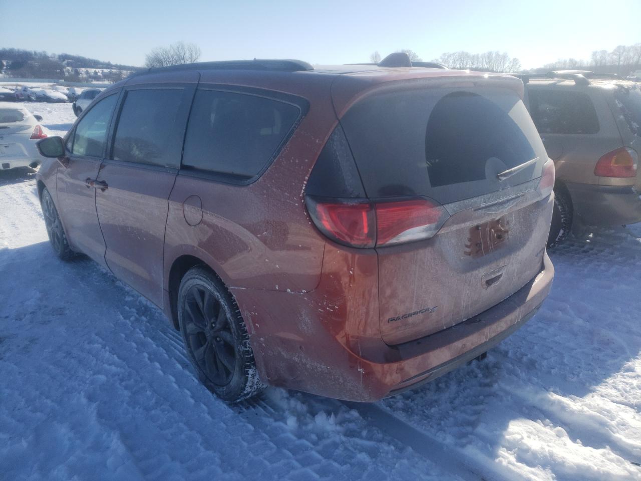 Photo 3 from auction – 2018 CHRYSLER PACIFICA L with VIN 2C4RC1GGXJR260369