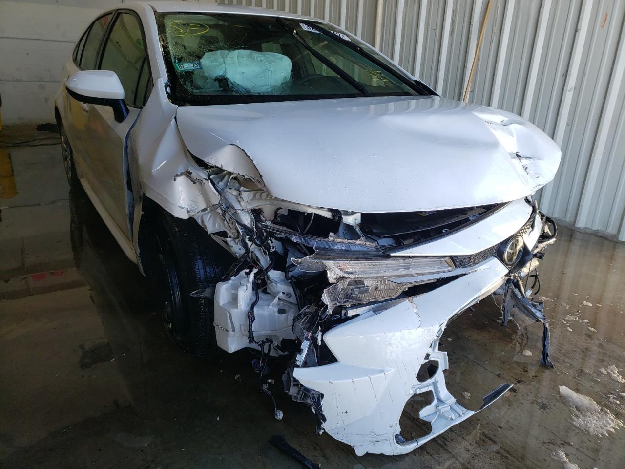 TOYOTA COROLLA LE 2020 with VIN JTDEPRAE1LJ084795 - Photo from auction