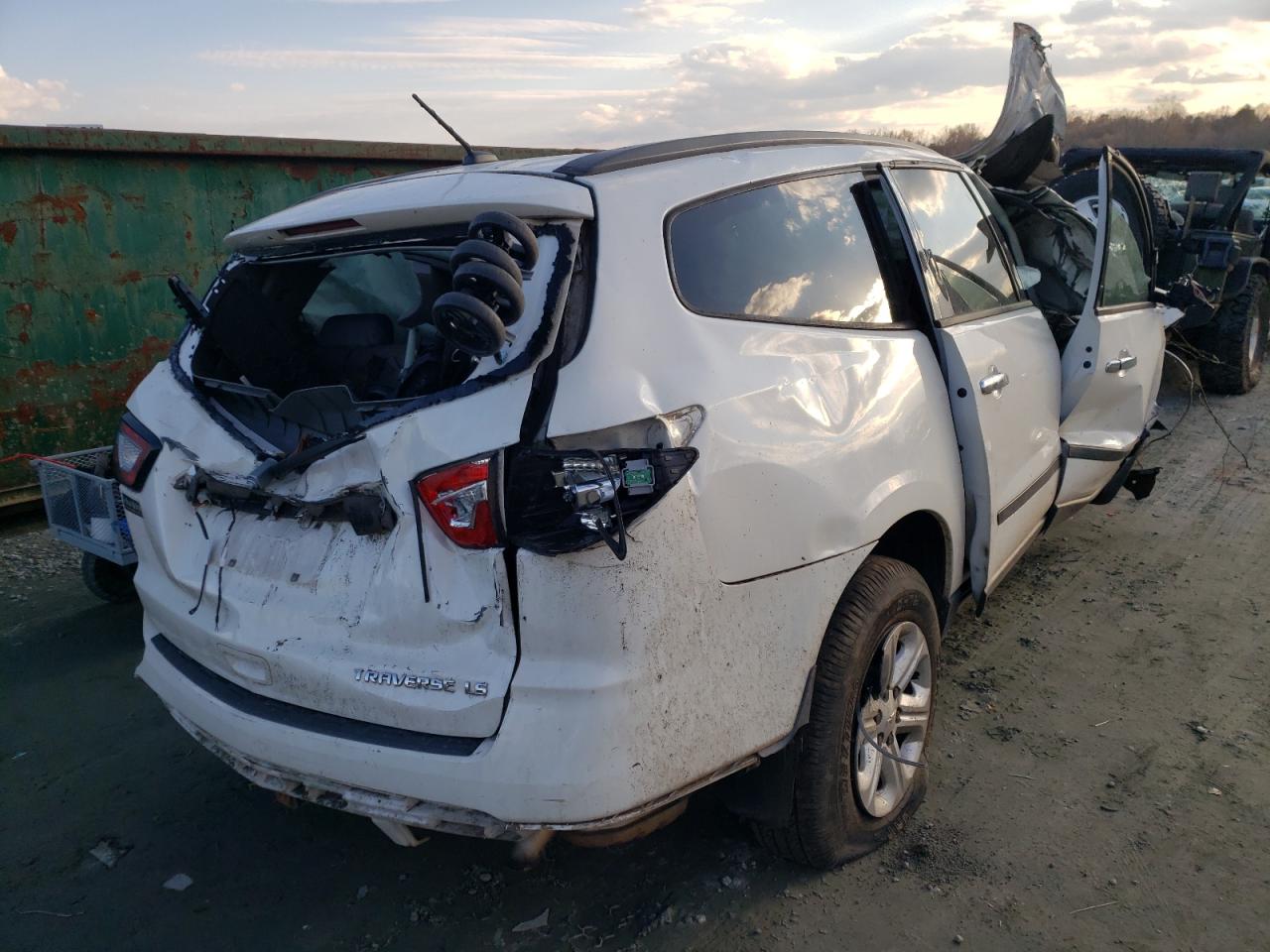 Photo 4 from auction – 2014 CHEVROLET TRAVERSE L with VIN 1GNKRFED4EJ218013