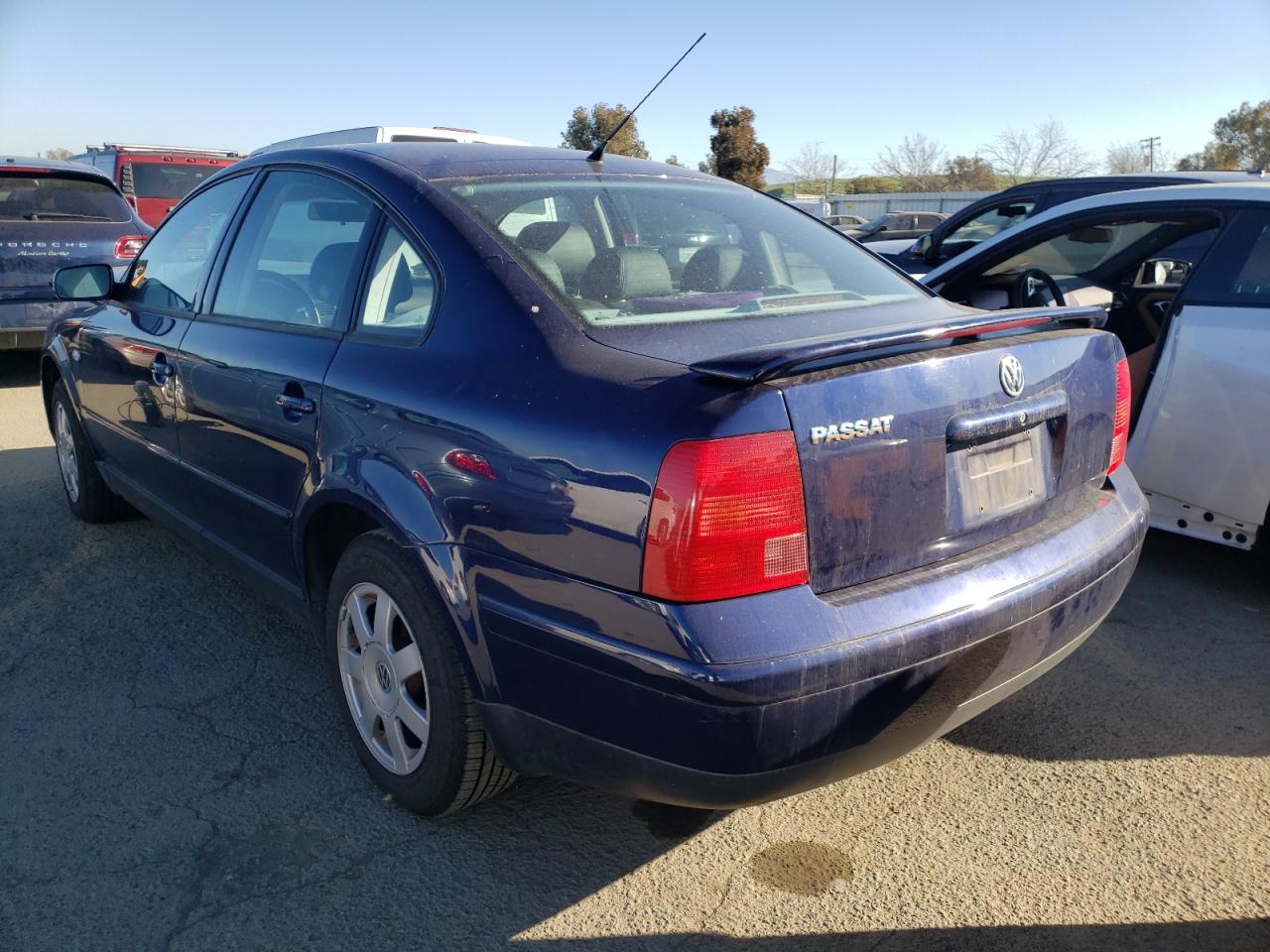 Photo 3 from auction – 2001 VOLKSWAGEN PASSAT GLS with VIN WVWAC63B71P048020