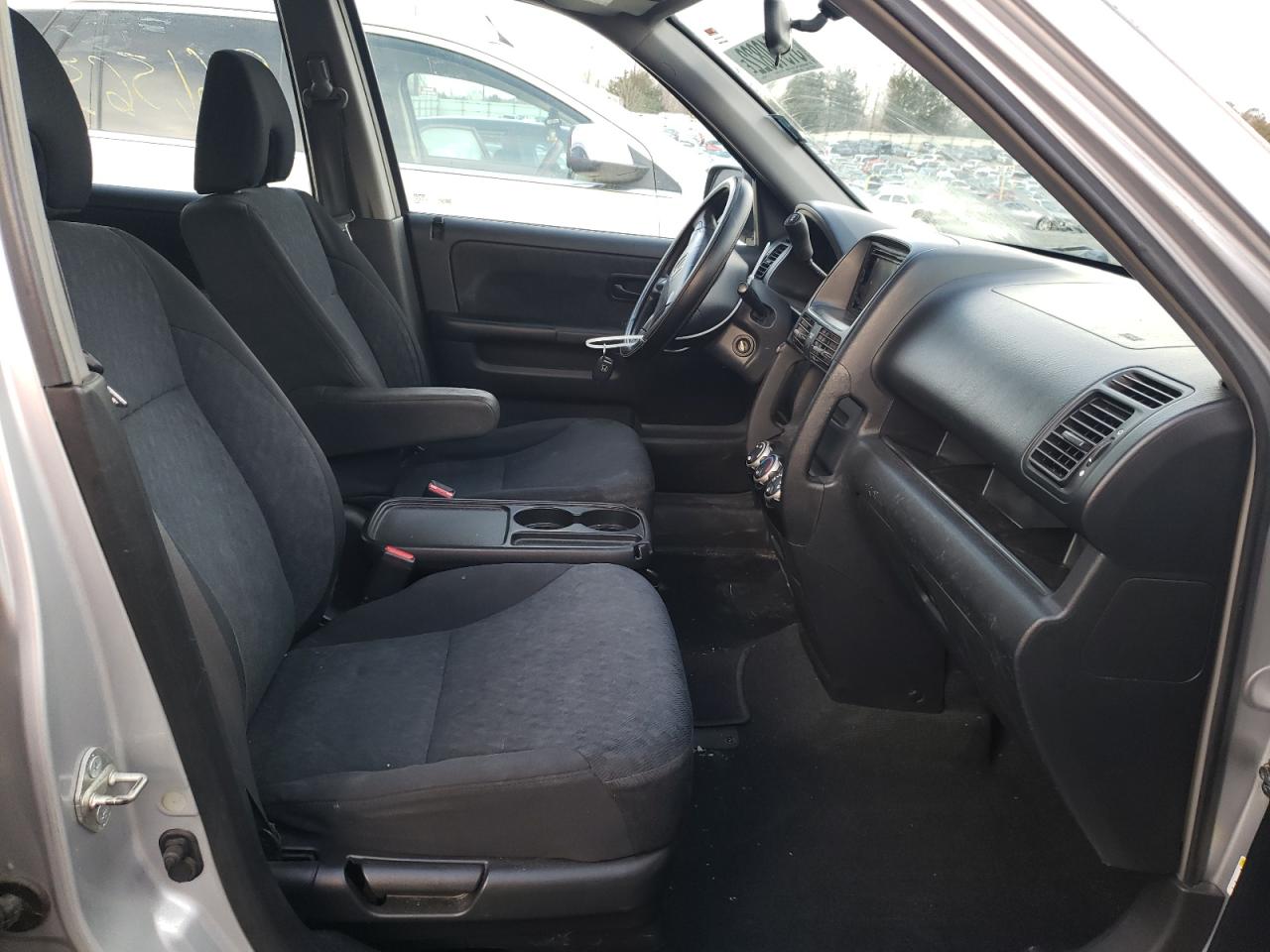Photo 5 from auction – 2005 HONDA CR-V LX with VIN SHSRD68515U307953