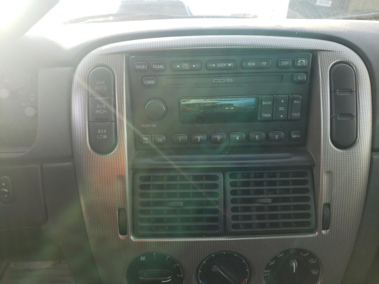 Photo 9 from auction – 2003 FORD EXPLORER X with VIN 1FMZU73K03ZA09147