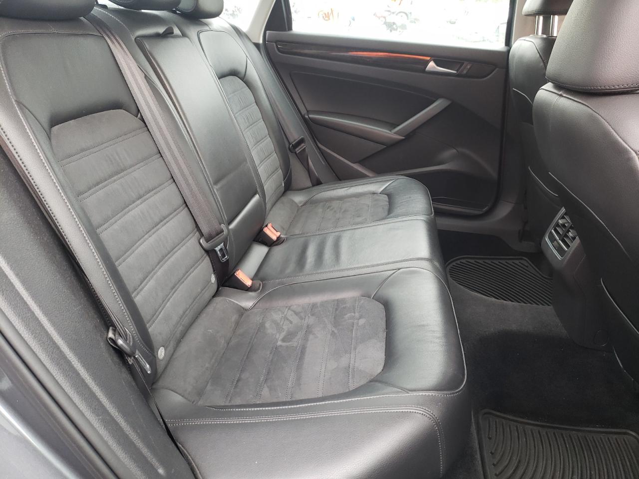 Photo 6 from auction – 2014 VOLKSWAGEN PASSAT SEL with VIN 1VWCN7A30EC018548