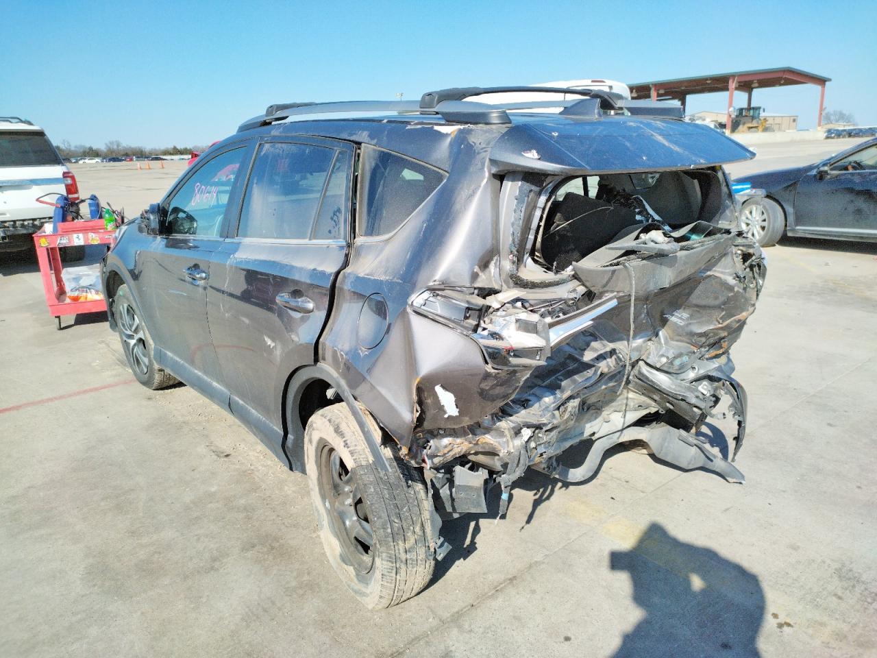 Photo 3 from auction – 2017 TOYOTA RAV4 LE with VIN 2T3BFREV8HW555222
