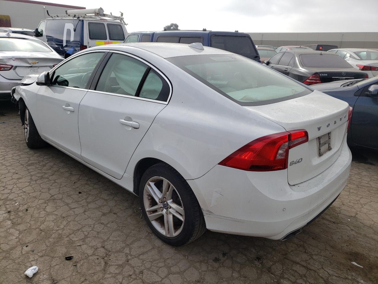 Photo 3 from auction – 2015 VOLVO S60 PREMIE with VIN YV126MFK8F2359806