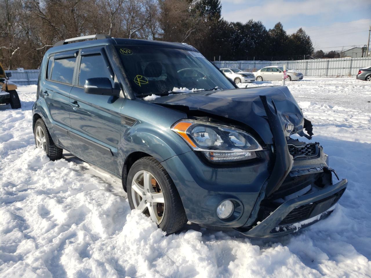 KIA SOUL + 2013 with VIN KNDJT2A65D7516085 - Photo from auction