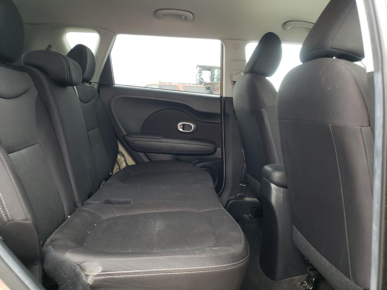 Photo 6 from auction – 2015 KIA SOUL with VIN KNDJN2A29F7236096