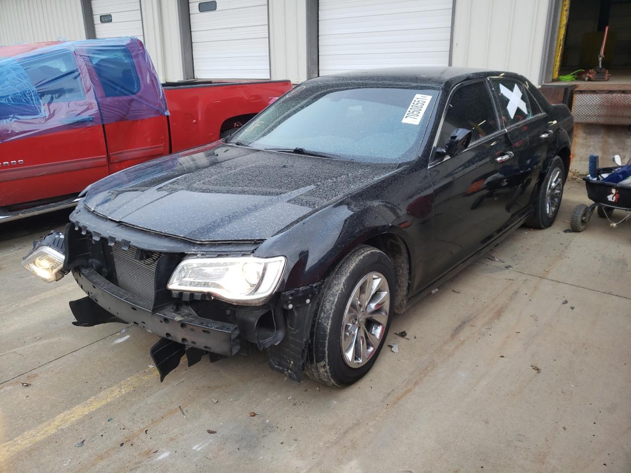 Photo 2 from auction – 2015 CHRYSLER 300 LIMITE with VIN 2C3CCAAGXFH769331