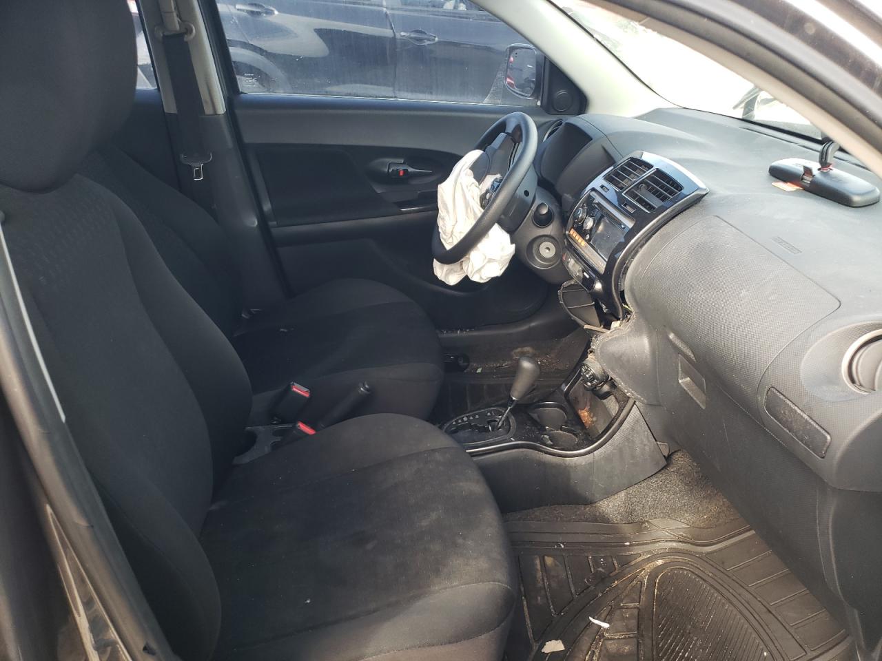 Photo 5 from auction – 2010 TOYOTA SCION XD with VIN JTKKU4B42A1003569