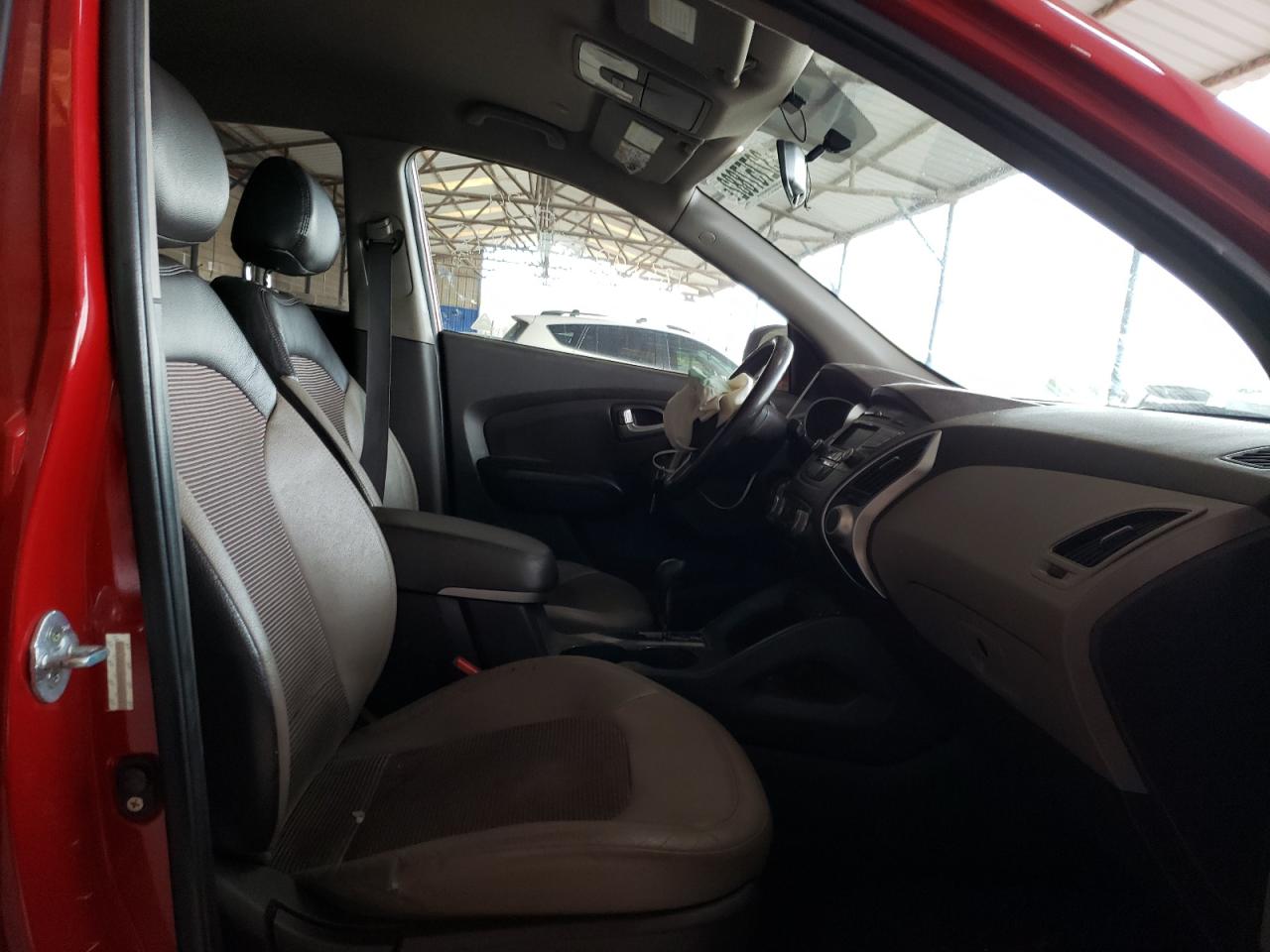 Photo 5 from auction – 2012 HYUNDAI TUCSON GLS with VIN KM8JUCAC2CU542048