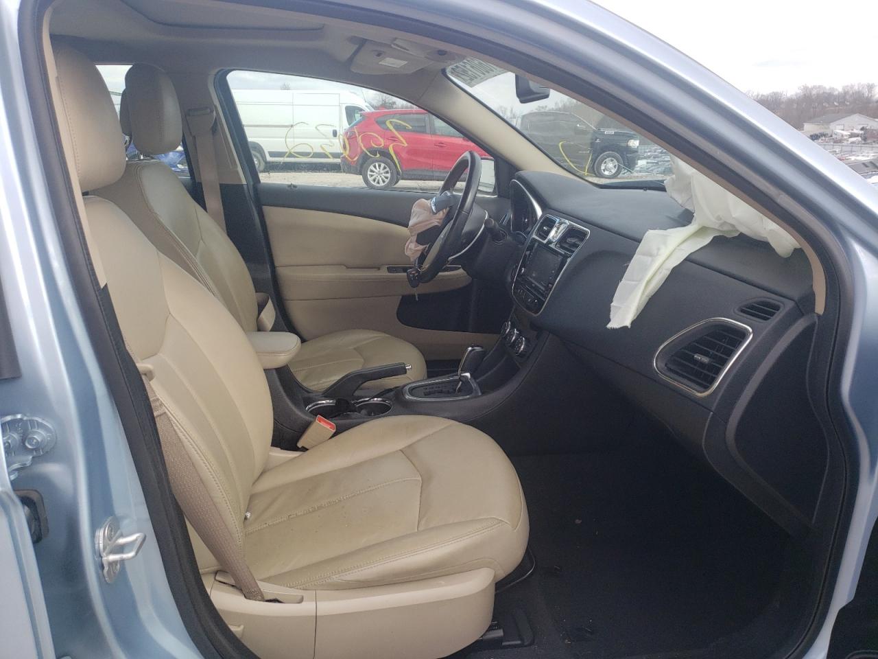 Photo 5 from auction – 2012 CHRYSLER 200 LIMITE with VIN 1C3CCBCB7CN148199