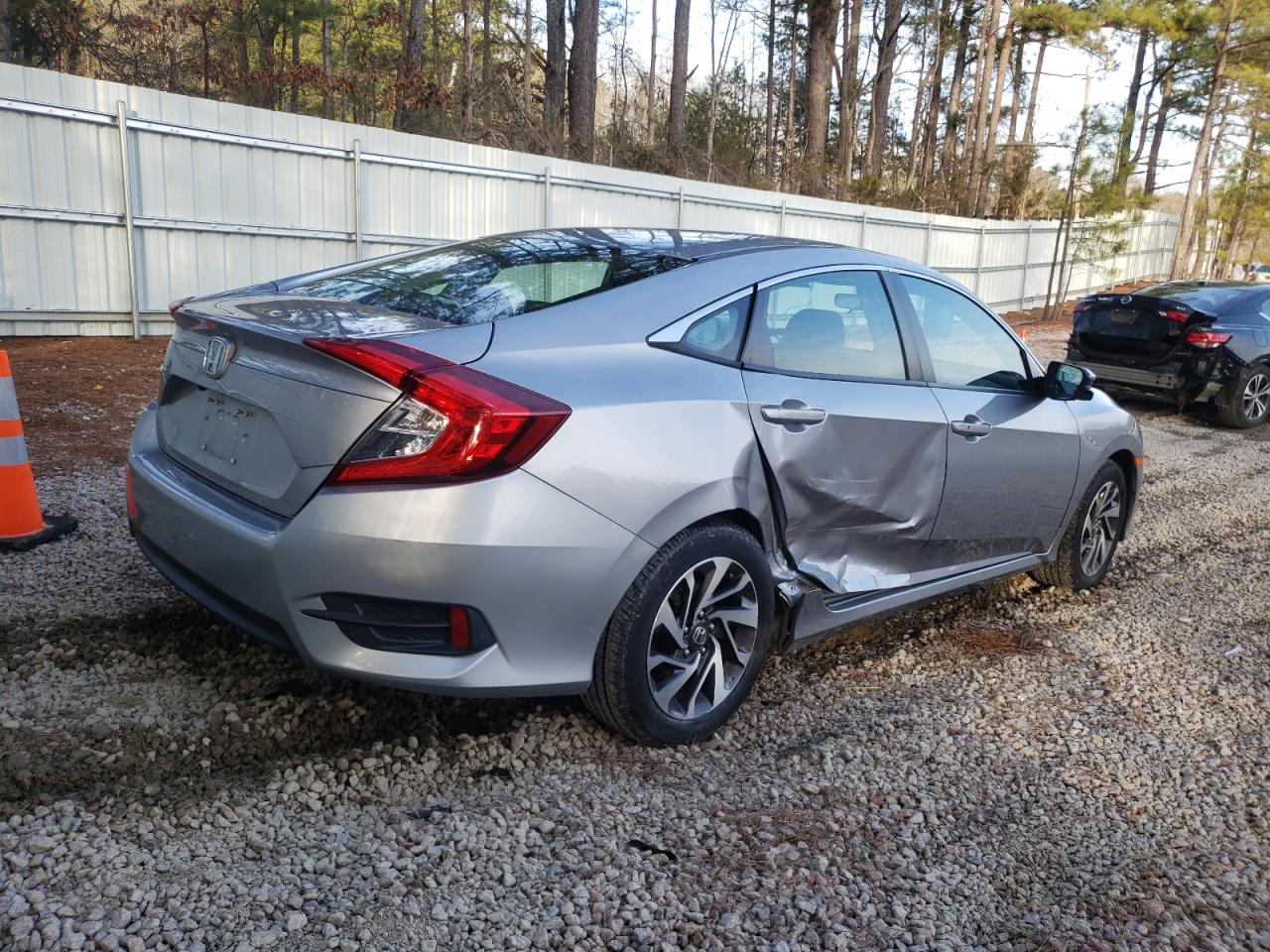 Photo 4 from auction – 2016 HONDA CIVIC EX with VIN 19XFC2F75GE058429