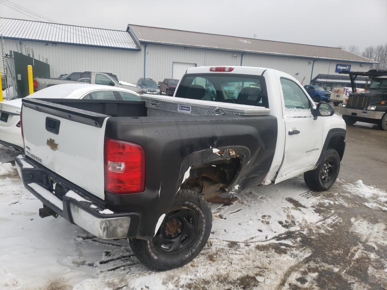 Photo 4 from auction – 2011 CHEVROLET SILVERADO with VIN 1GCNKPEAXBZ324470