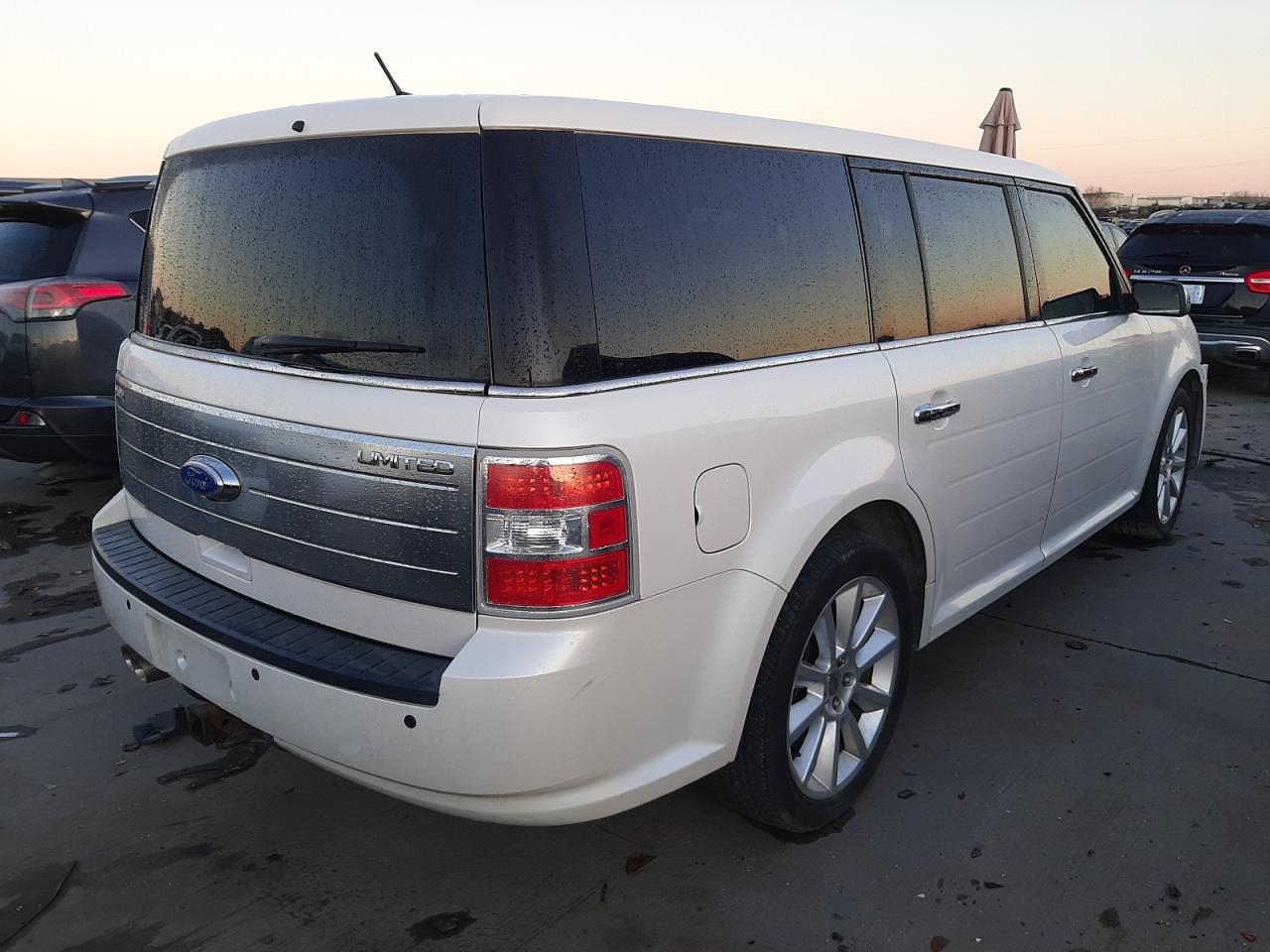Photo 4 from auction – 2011 FORD FLEX LIMIT with VIN 2FMGK5DC4BBD34930