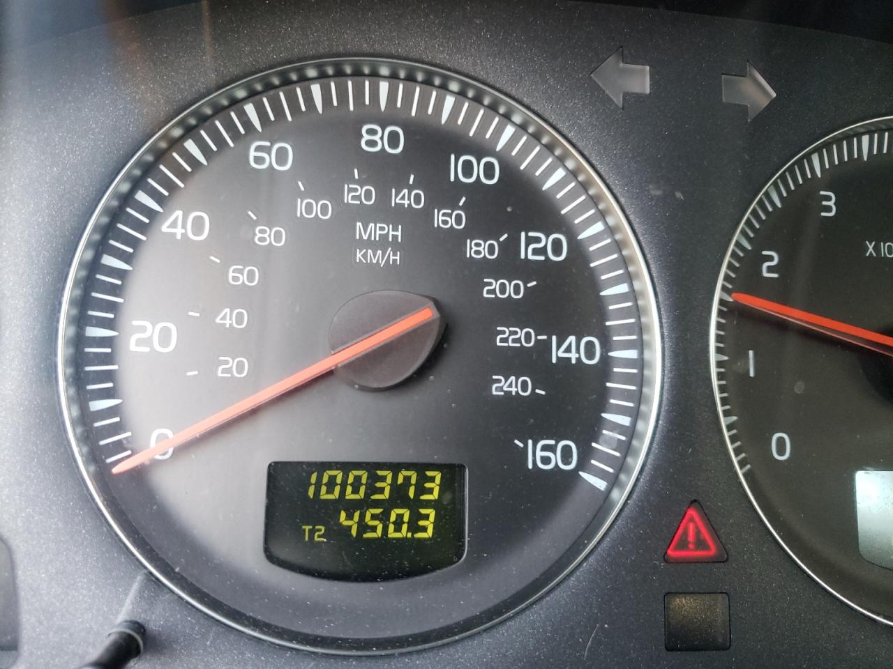 Photo 8 from auction – 2004 VOLVO S60 2.5T with VIN YV1RS59V442405196