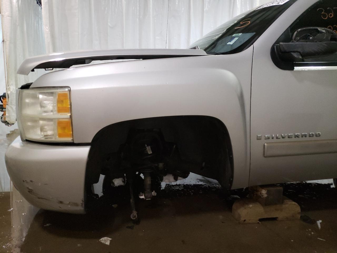 Photo 9 from auction – 2007 CHEVROLET SILVERADO with VIN 2GCEC13C271561341