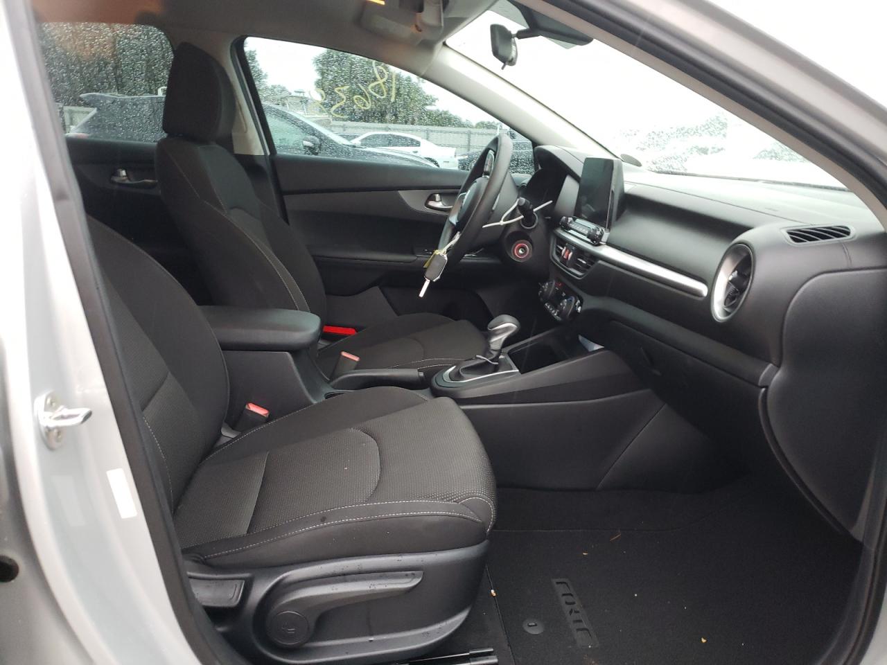 Photo 5 from auction – 2019 KIA FORTE FE with VIN 3KPF24AD8KE059837