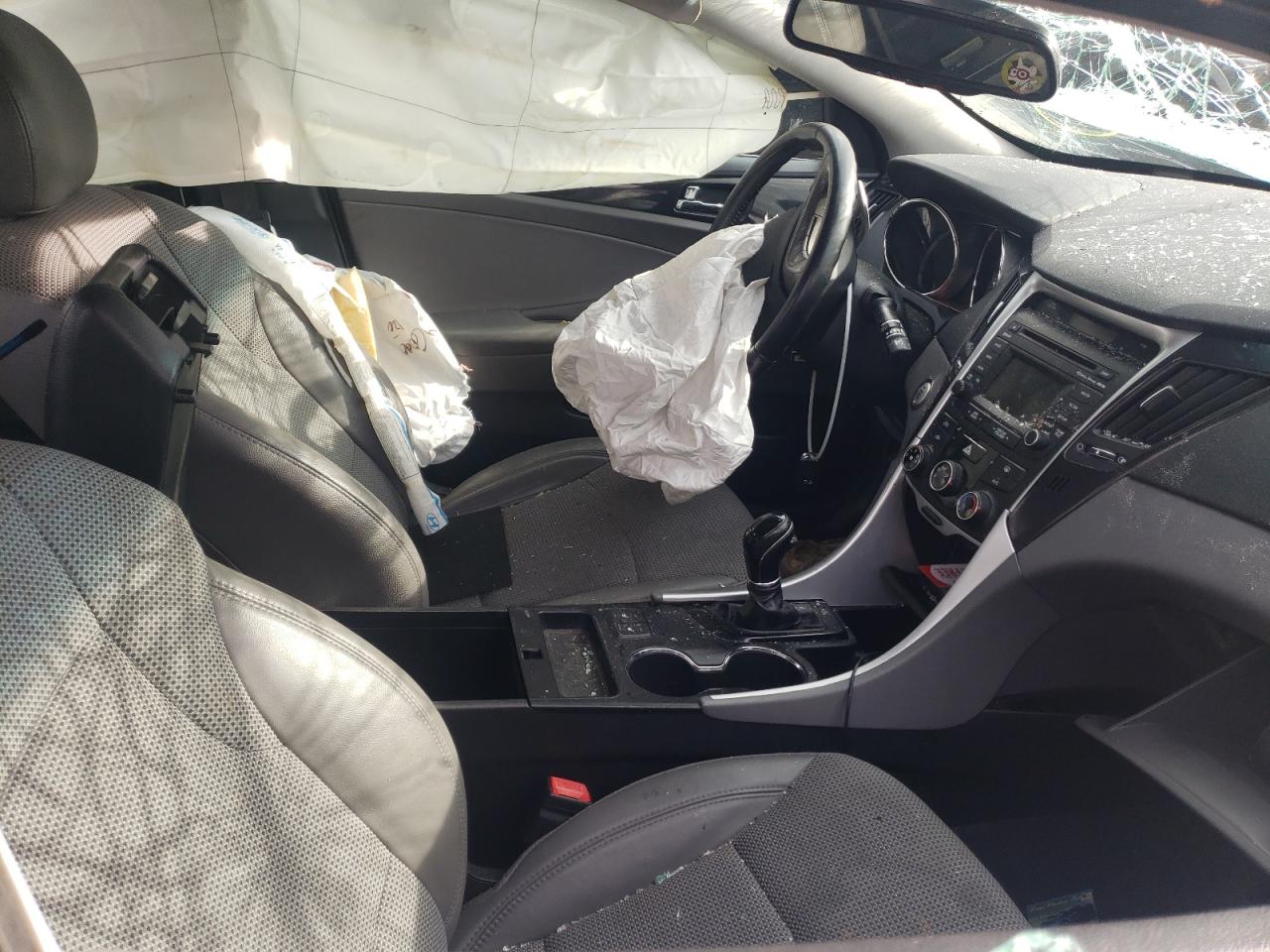 Photo 5 from auction – 2014 HYUNDAI SONATA SE with VIN 5NPEC4AC9EH872085