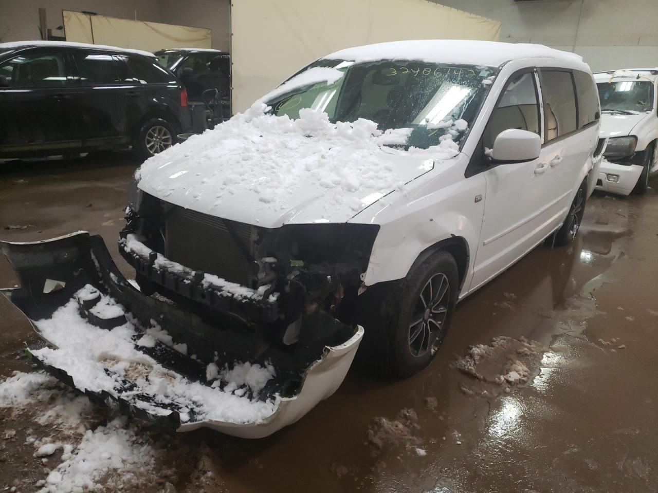 Photo 2 from auction – 2014 DODGE GRAND CARA with VIN 2C4RDGBG9ER422375