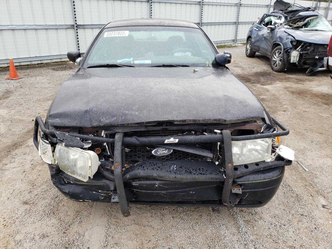 Photo 9 from auction – 2005 FORD CROWN VICT with VIN 2FAFP71W15X156175