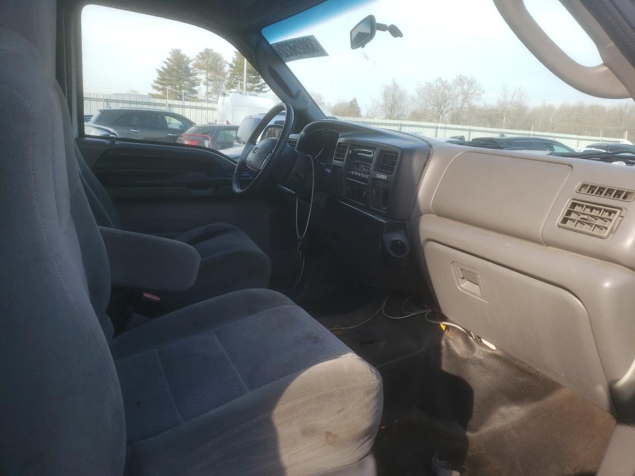 Photo 5 from auction – 2003 FORD EXCURSION with VIN 1FMNU41L93ED67475