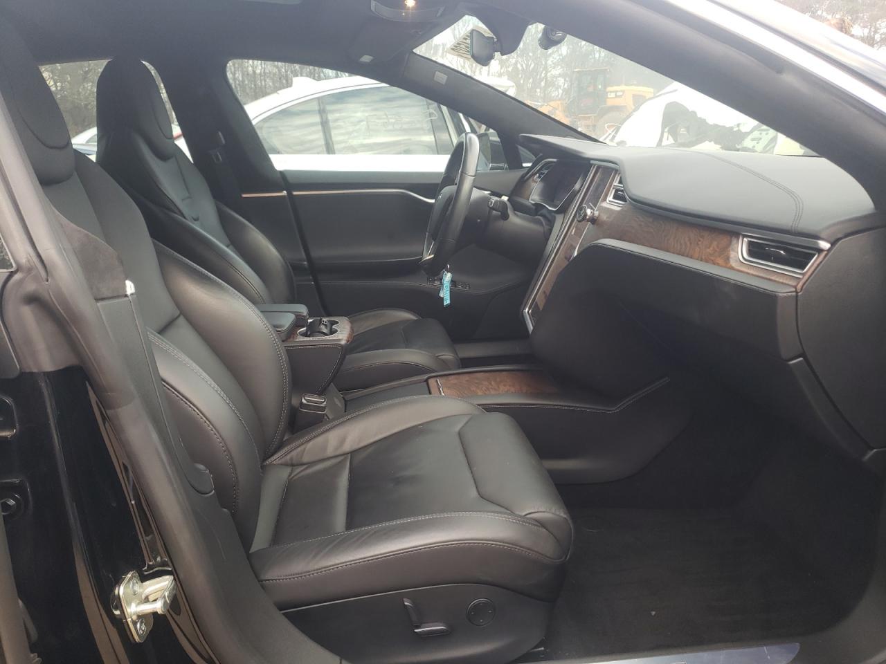 Photo 5 from auction – 2017 TESLA MODEL S with VIN 5YJSA1E21HF199384