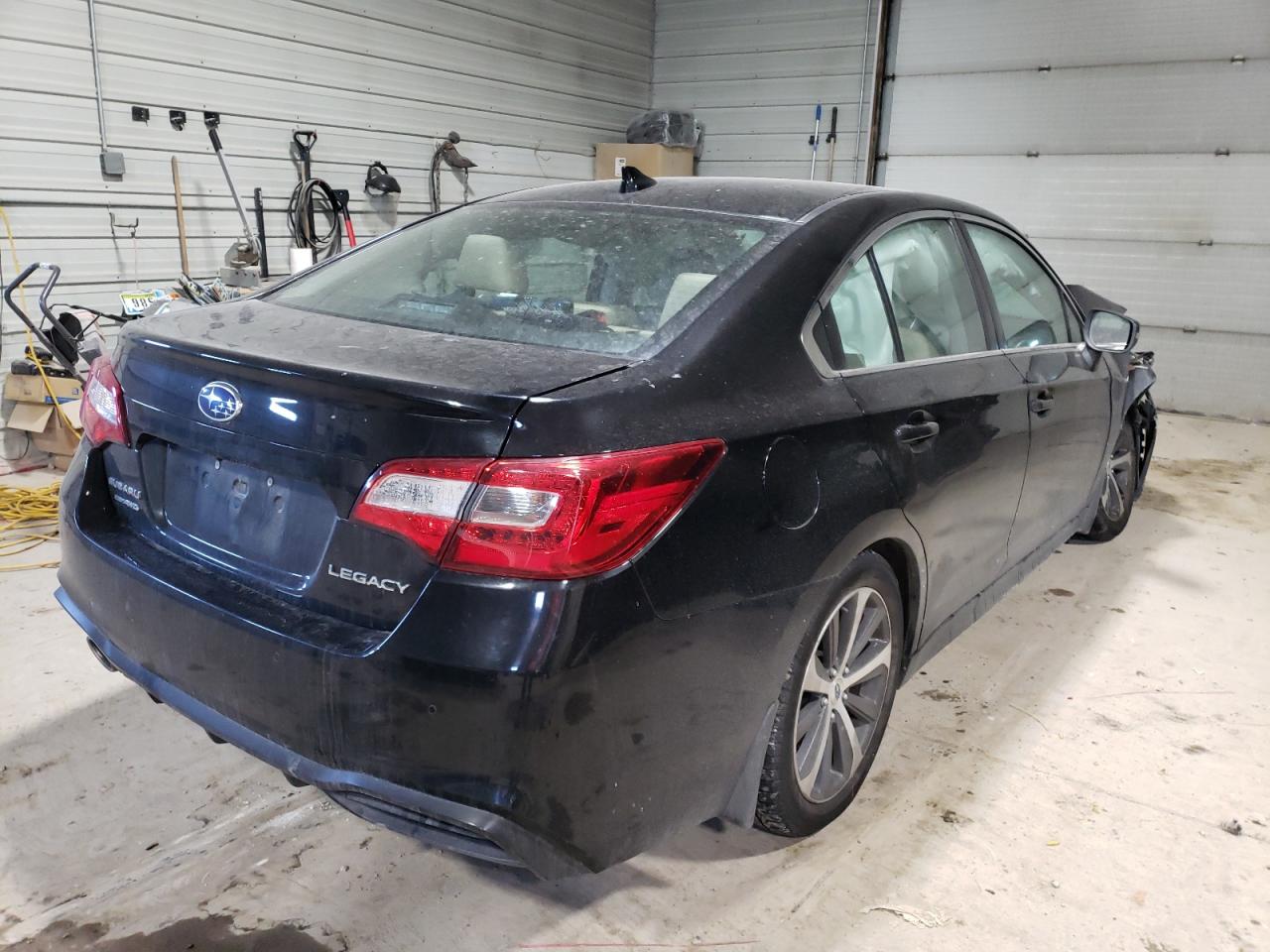 Photo 4 from auction – 2018 SUBARU LEGACY LIM with VIN 4S3BNAN65J3045657