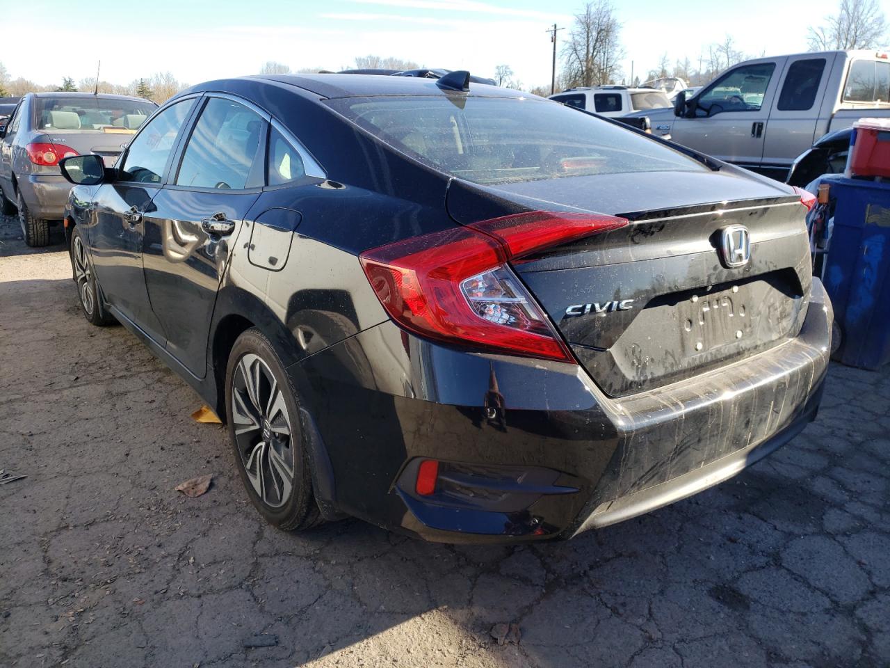 Photo 3 from auction – 2018 HONDA CIVIC EX with VIN JHMFC1F36JX014291