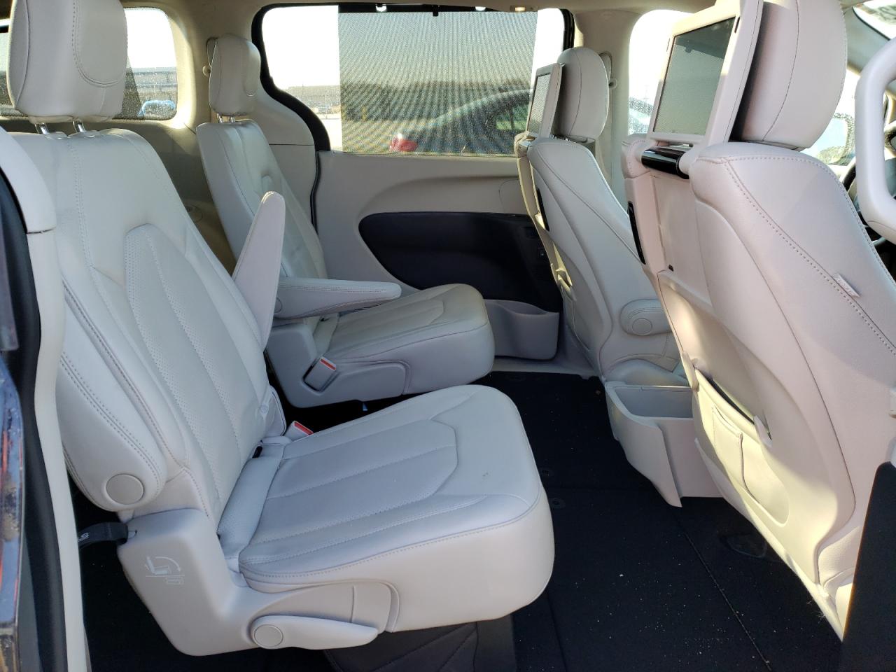 Photo 6 from auction – 2019 CHRYSLER PACIFICA T with VIN 2C4RC1EG9KR638847