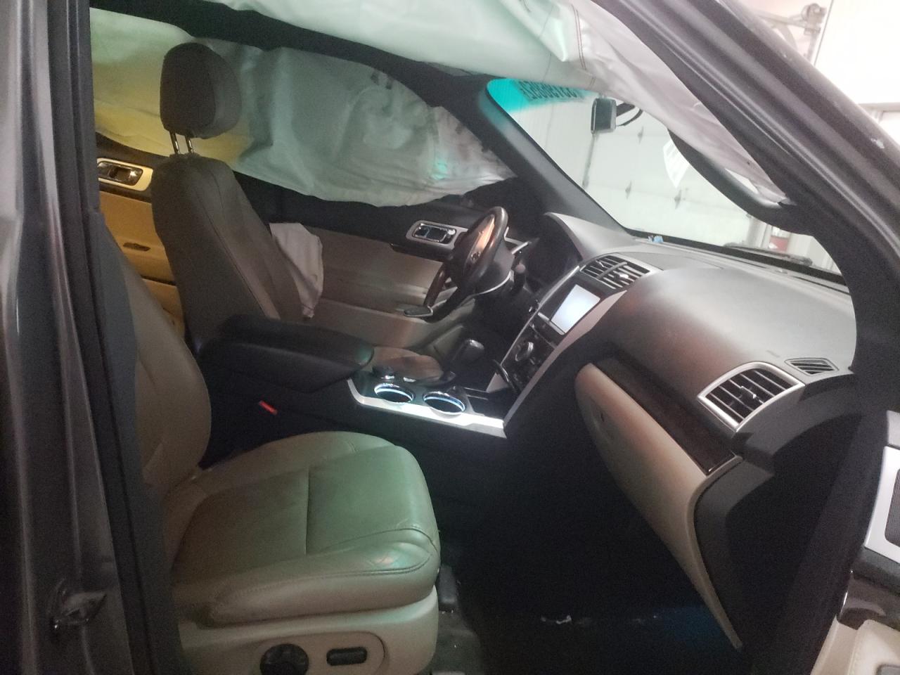 Photo 5 from auction – 2014 FORD EXPLORER L with VIN 1FM5K8F83EGB50724