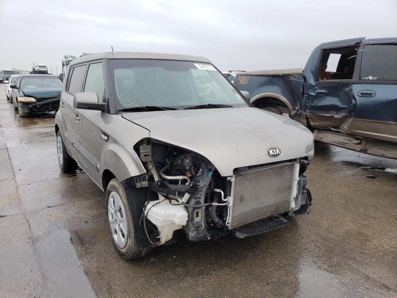 KIA SOUL 2013 with VIN KNDJT2A52D7608827 - Photo from auction