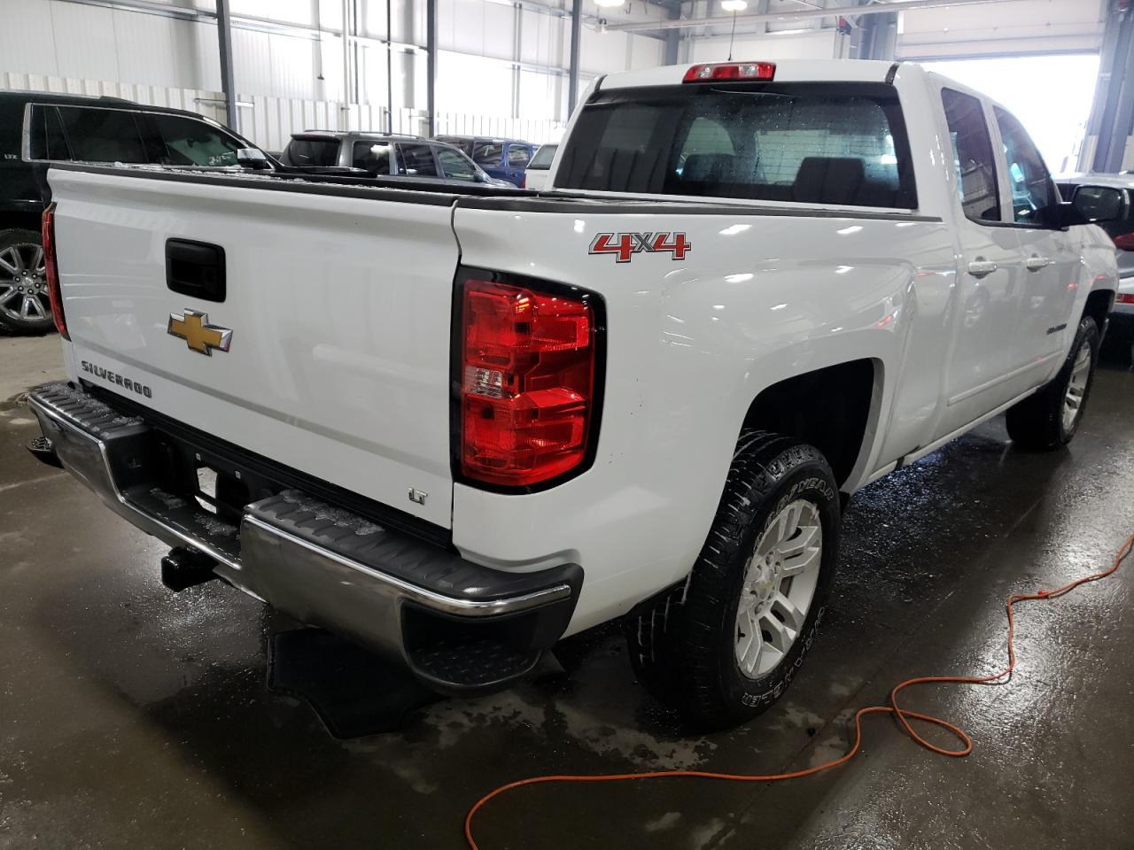 Photo 4 from auction – 2017 CHEVROLET SILVERADO with VIN 1GCVKREC7HZ329440