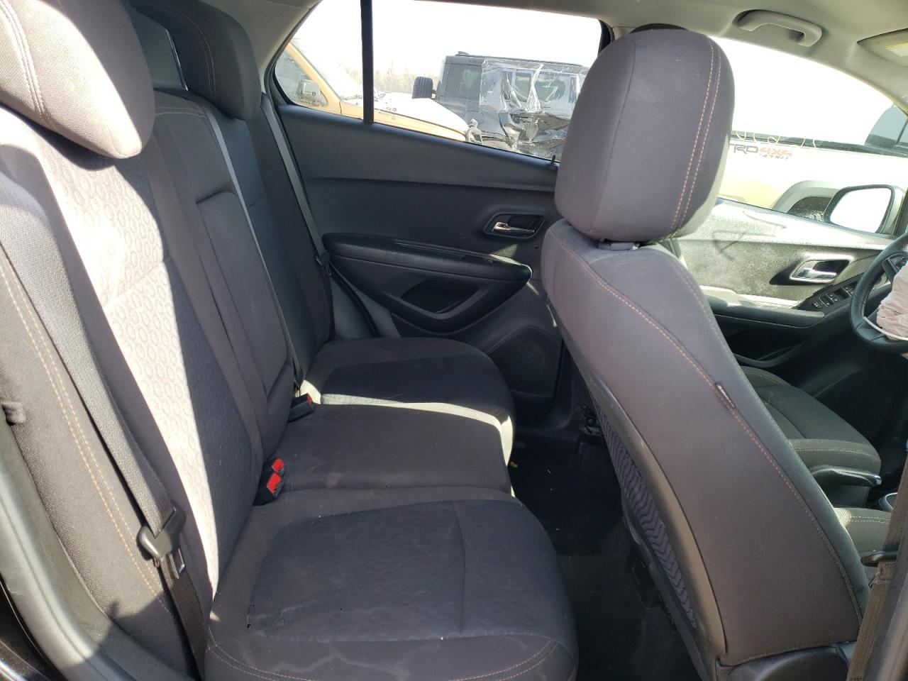 Photo 6 from auction – 2020 CHEVROLET TRAX LS with VIN KL7CJKSB0LB024390