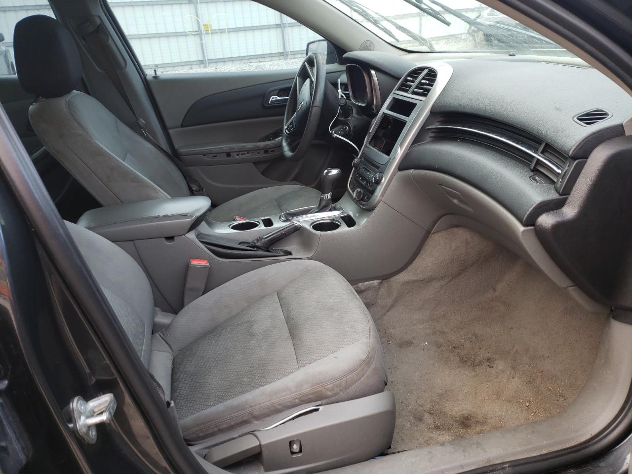 Photo 5 from auction – 2016 CHEVROLET MALIBU LIM with VIN 1G11B5SA0GU105201