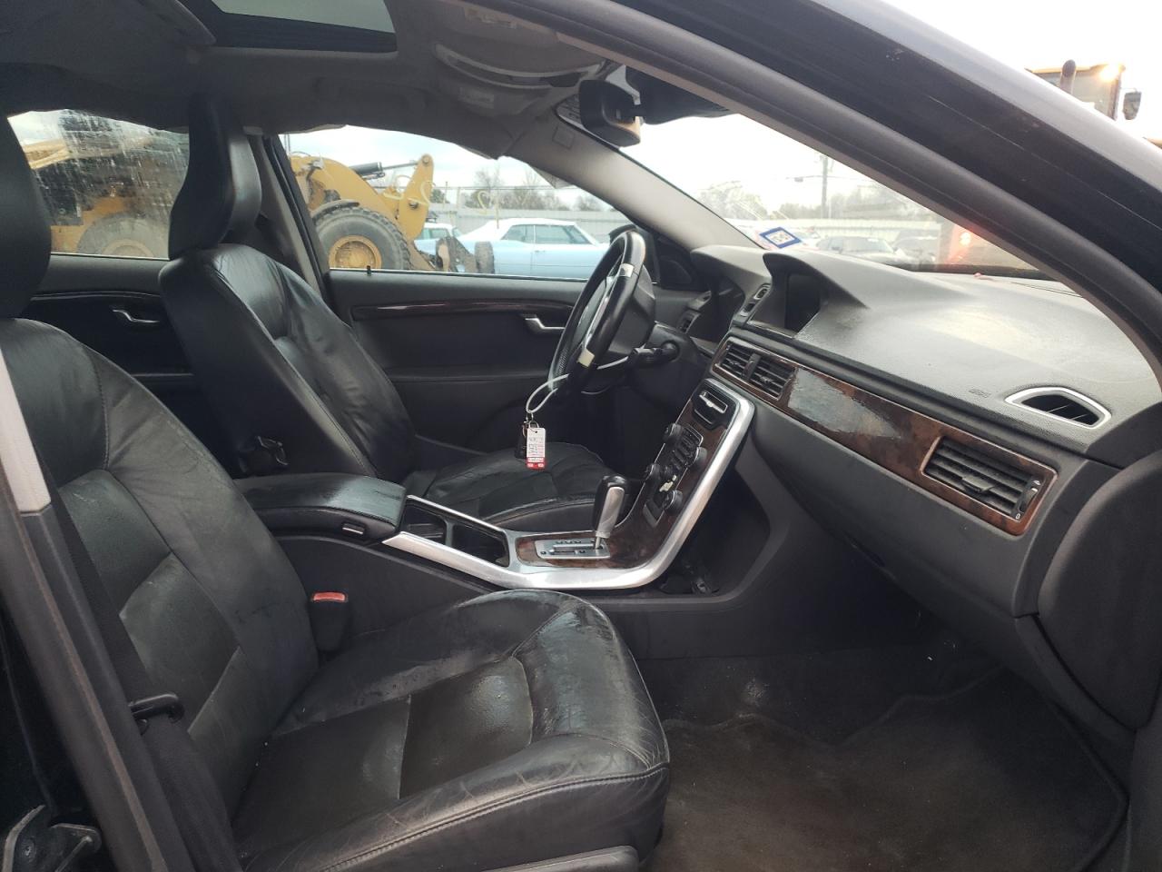 Photo 5 from auction – 2012 VOLVO S80 3.2 with VIN YV1952AS2C1163830