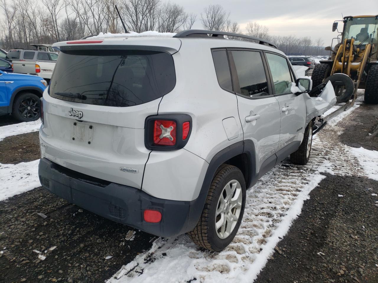 Photo 4 from auction – 2015 JEEP RENEGADE L with VIN ZACCJBBT9FPB37244