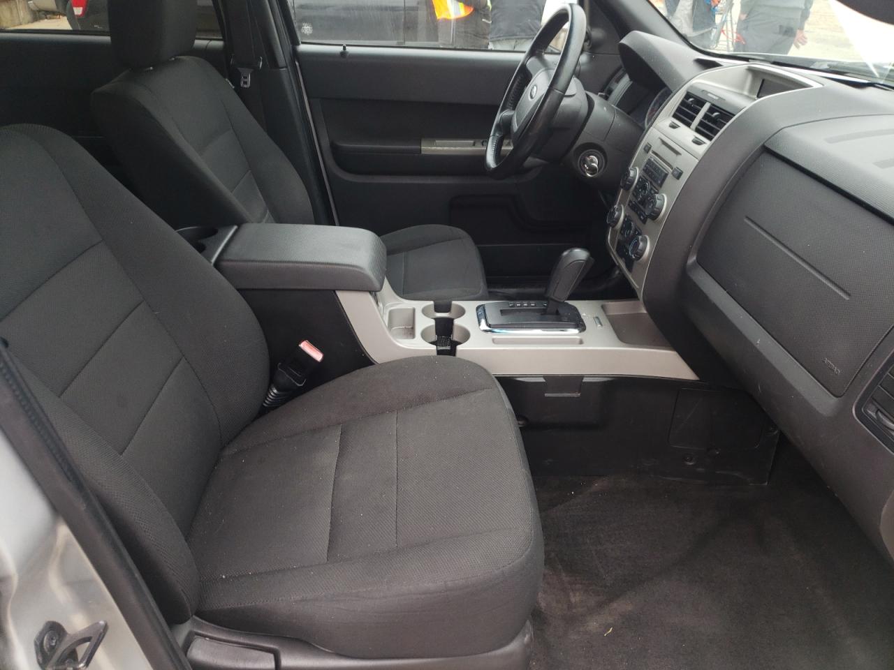 Photo 5 from auction – 2009 FORD ESCAPE with VIN 1FMCU93G29KB61610