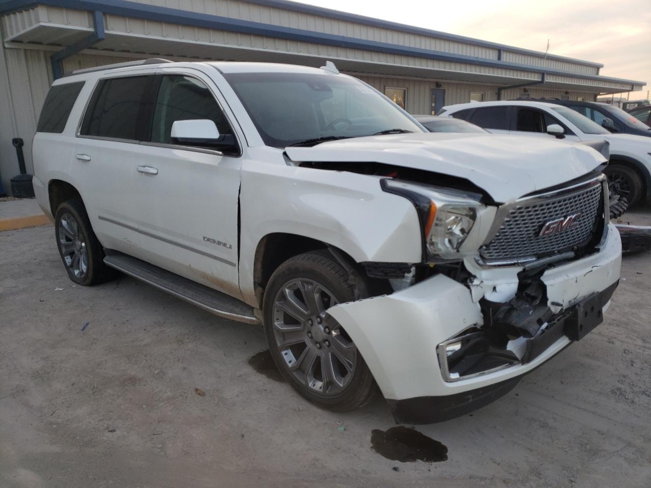 GMC YUKON DENA 2016 with VIN 1GKS1CKJ6GR275444 - Photo from auction