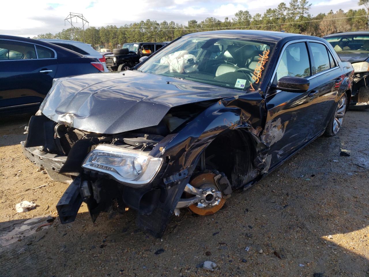 Photo 2 from auction – 2017 CHRYSLER 300 LIMITE with VIN 2C3CCAAG0HH580156