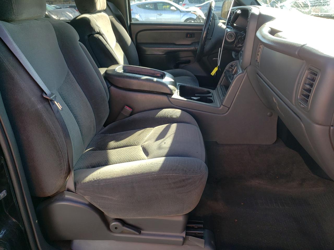 Photo 5 from auction – 2004 CHEVROLET SILVERADO with VIN 2GCEC13T041316713