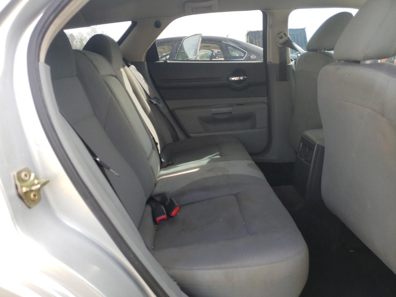 Photo 6 from auction – 2005 DODGE MAGNUM SE with VIN 2D4FV48T15H676366