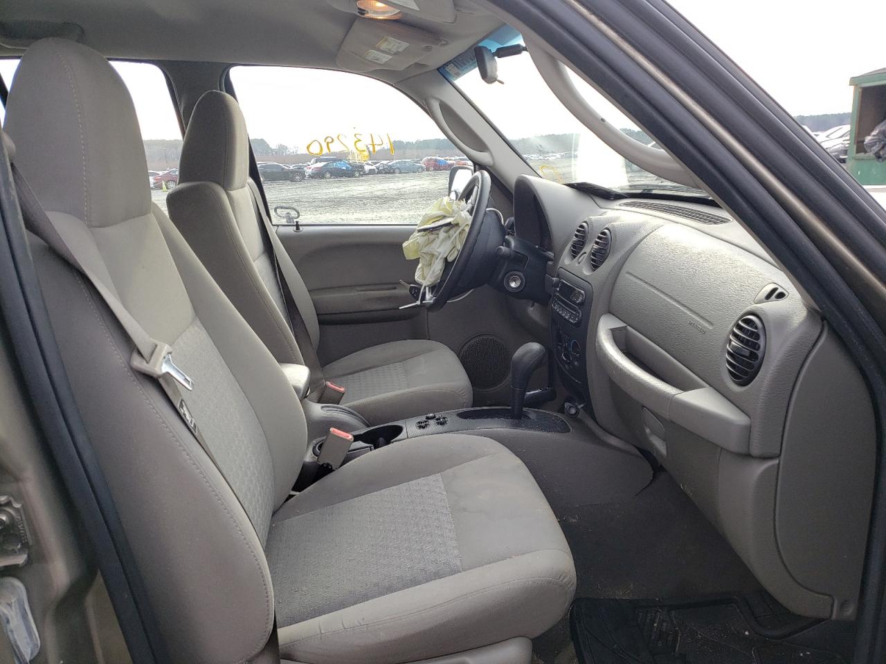 Photo 5 from auction – 2007 JEEP LIBERTY SP with VIN 1J4GL48K97W712849
