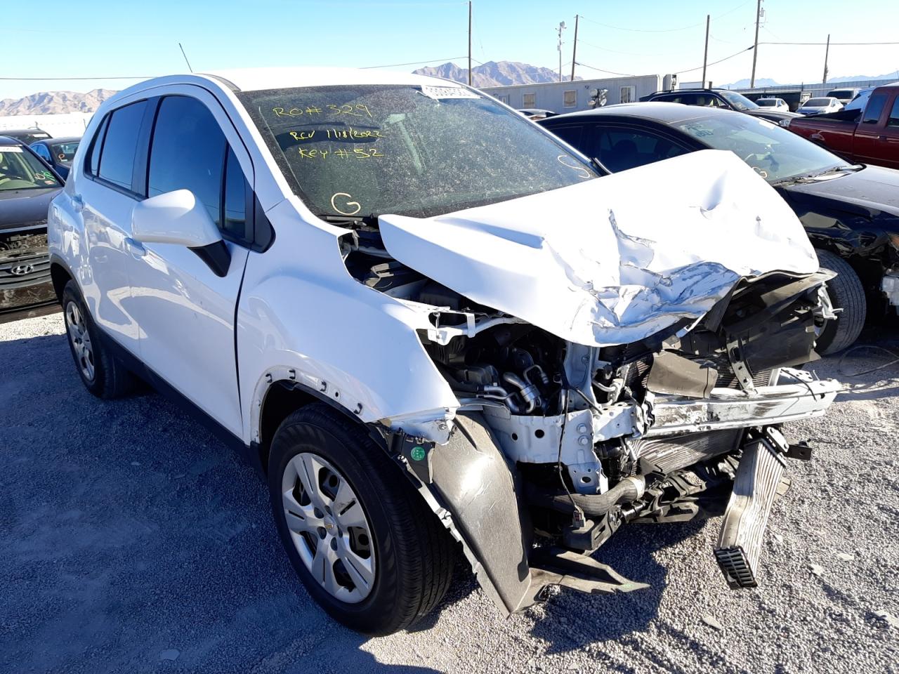 CHEVROLET TRAX LS 2019 with VIN LSGCJKSB8KY011972 - Photo from auction