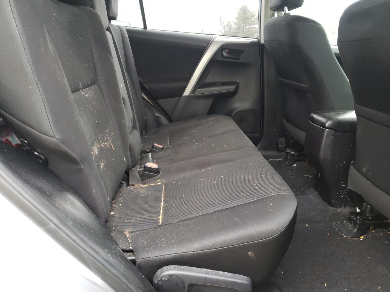 Photo 6 from auction – 2018 TOYOTA RAV4 LE with VIN 2T3BFREV0JW710867