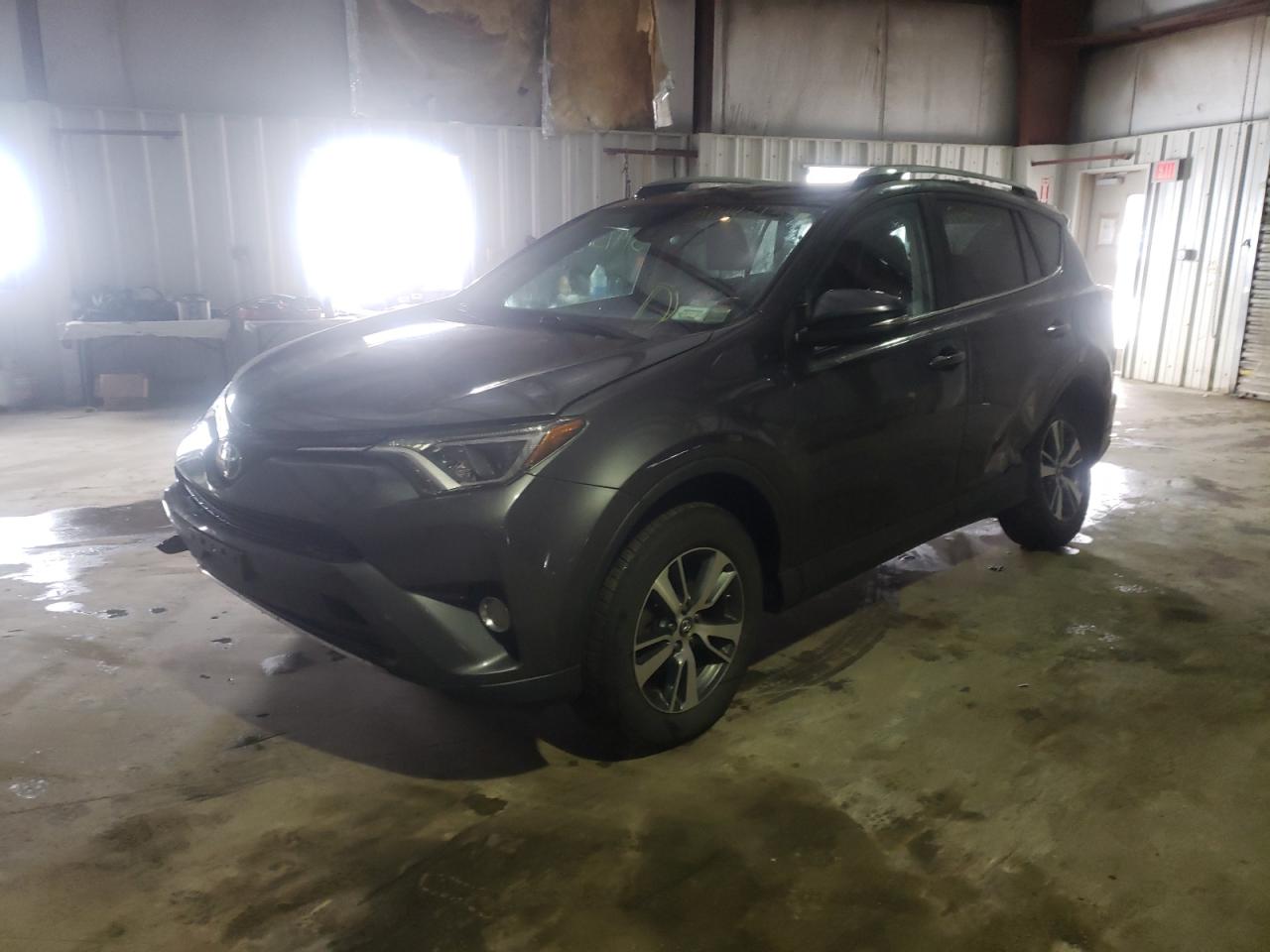 Photo 2 from auction – 2017 TOYOTA RAV4 XLE with VIN 2T3RFREV2HW578428