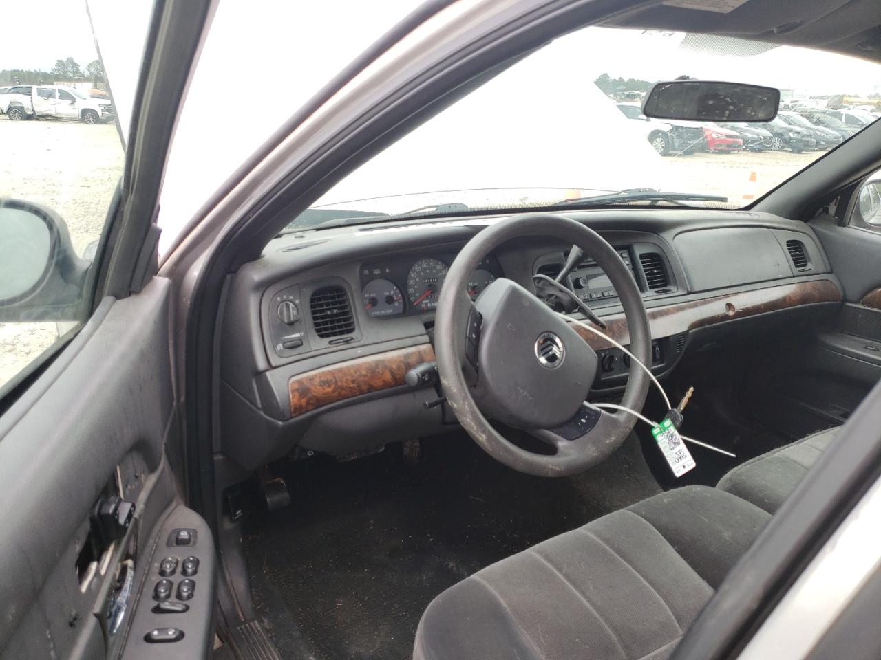 Photo 9 from auction – 2005 MERCURY GRAND MARQ with VIN 2MEFM74W85X650773