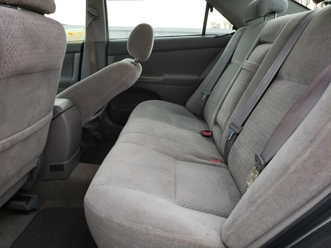 Photo 6 from auction – 2003 TOYOTA CAMRY LE with VIN 4T1BE32K33U681015